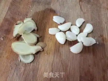 Make Frozen chicken with mushrooms step 2