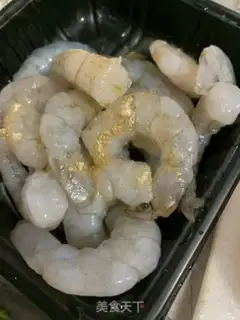 Make Crayfish noodles step 1