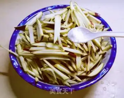Make Spaghetti step 1