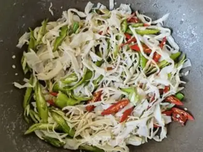 Make The rice is fried meat step 11