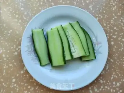 Make cucumber egg sandwich step 3
