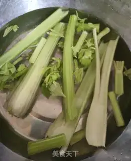 Make The celery is fried step 1