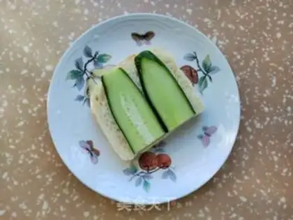 Make cucumber egg sandwich step 4