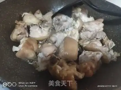 Make Red burning pig hoof step 4