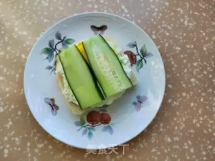 Make cucumber egg sandwich step 6