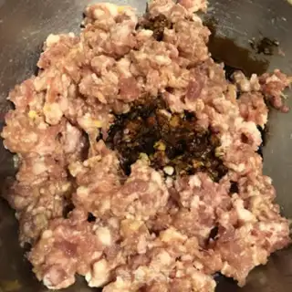 Make All-powered meat sauce step 1