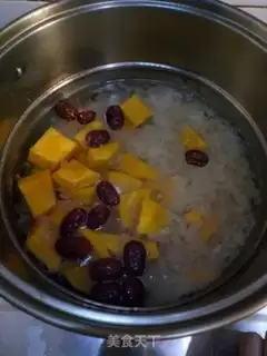 Make Silver-eared and red-leave pumpkin step 2