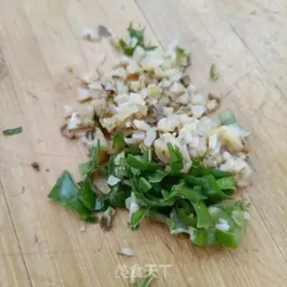 Make Golden fungus abalone egg soup step 3