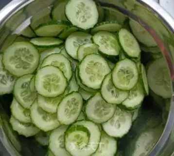 Make A cucumber with a burrito step 0