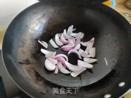 Make Onion cucumber and fatty intestines step 2