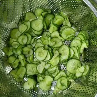 Make A cucumber with a burrito step 3