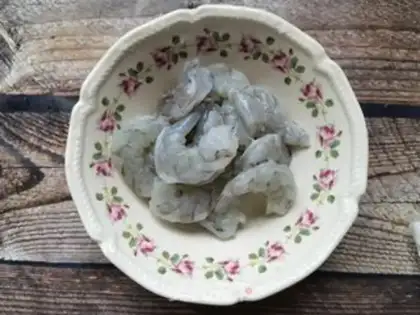 Make A boiled shrimp step 0