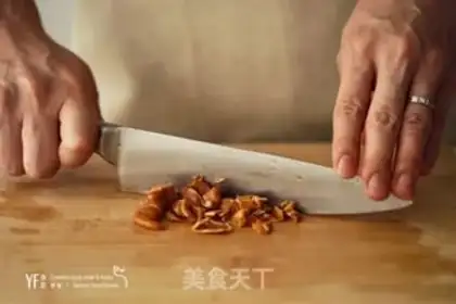 Make Quillian sausage ice cream step 1