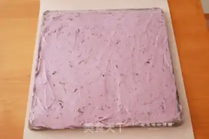 Make Blueberry cream rolls step 6