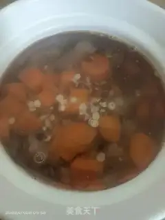 Make Carrot gravy soup step 1
