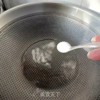 Make Pork tomato egg soup step 2