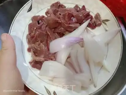 Make Onion fried liver step 0