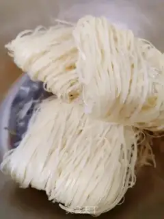 Make Eggs are fried with silk step 0