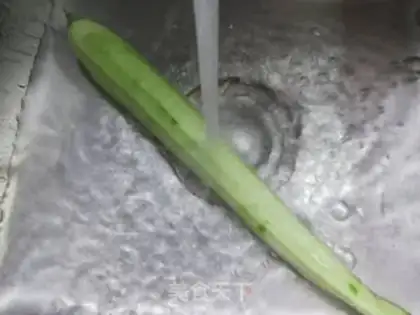 Make Squeeze the raspberry noodle step 1