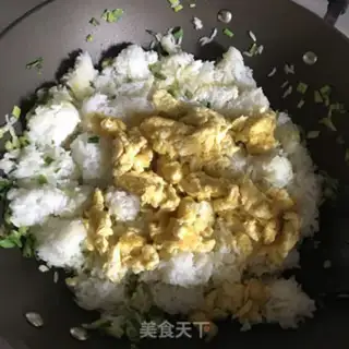 Make Onion egg fried rice step 7