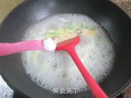 Make Squeeze the raspberry noodle step 5