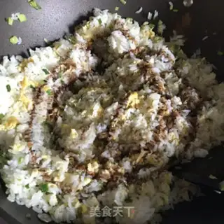 Make Onion egg fried rice step 8
