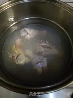 Make Chestnut chicken leg step 0