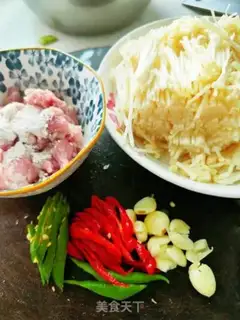 Make Gold-cracking mushroom fried meat step 0