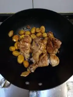 Make Chestnut chicken leg step 4