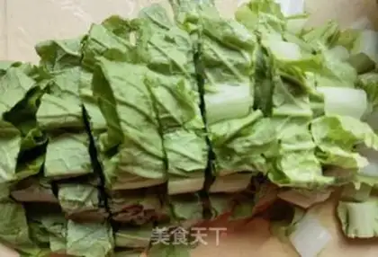 Make Fried egg onions with cabbage step 0