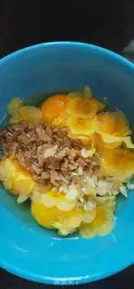 Make Fries and eggs step 4