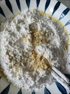 Make A green eggcake step 2