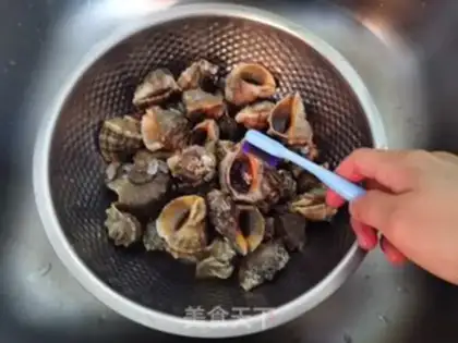 Make A conch of juice step 1