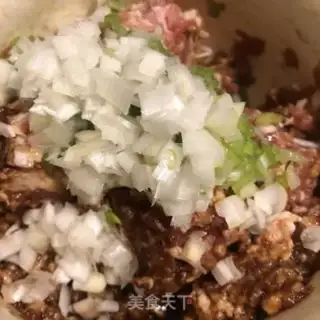 Make A meat bun step 3