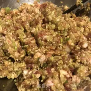 Make A meat bun step 5