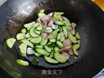Make The black cucumber with the pig roll step 4