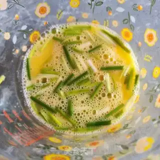 Make Eggs and guacamole step 1