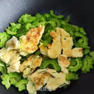 Make Eggs and guacamole step 4