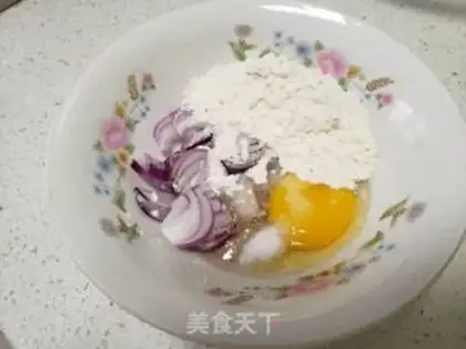 Make Onion egg pancakes step 1
