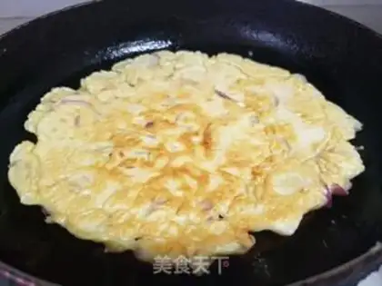 Make Onion egg pancakes step 4
