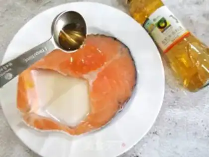 Make Fried salmon step 1