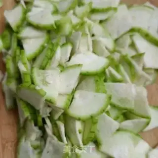 Make Little chicken bouquets, egg soup step 1