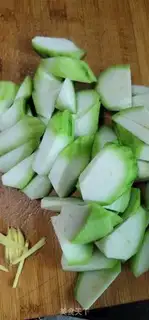 Make Fried omelet scrawny broth step 1