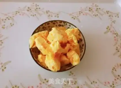 Make Fruit and sand yogurt step 1