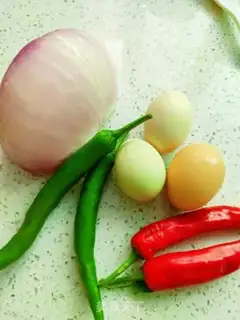 Make Onion fried eggs step 0