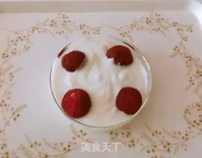 Make Fruit and sand yogurt step 3