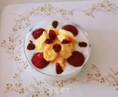 Make Fruit and sand yogurt step 5