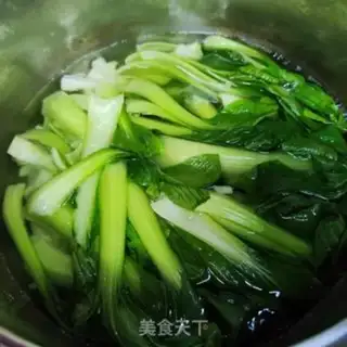 Make Eggs and green mushrooms step 4