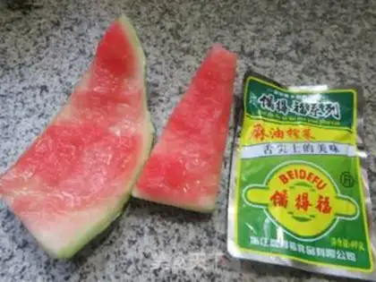 Make Squeeze and fry watermelon step 0