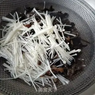 Make Golden pins and mushrooms step 4